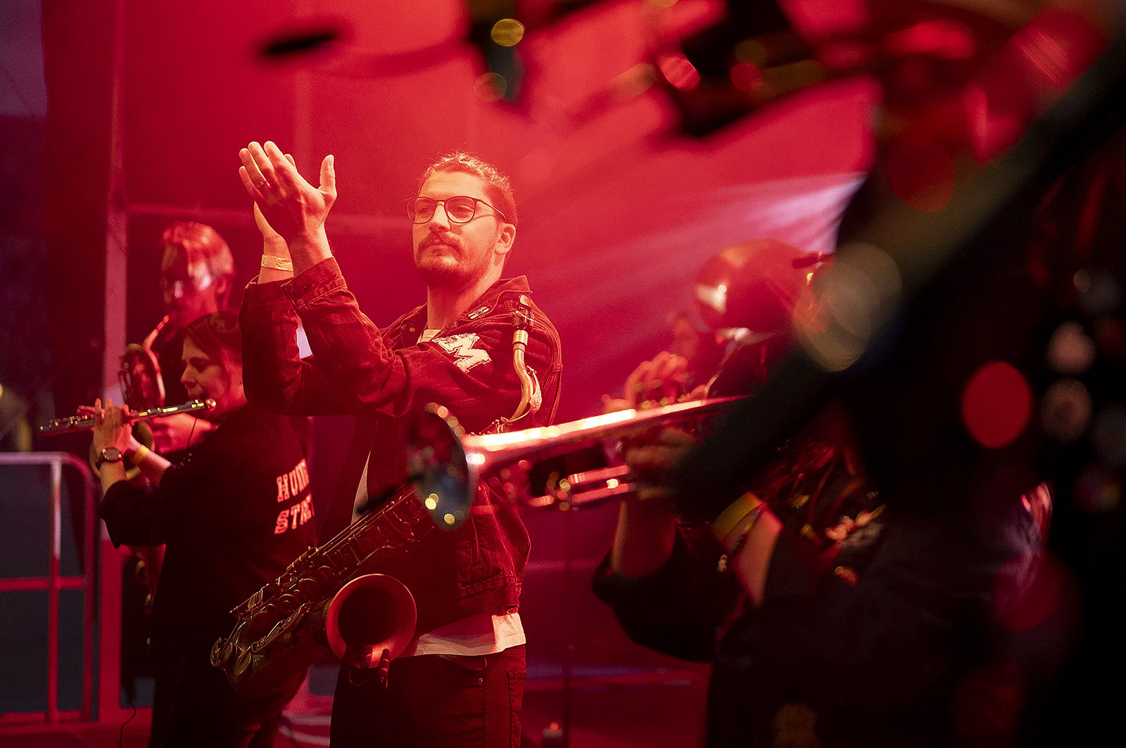 Publikum am Bistro Beim Renert bei der Fête de la Musique an der Stad Lëtzebuerg
