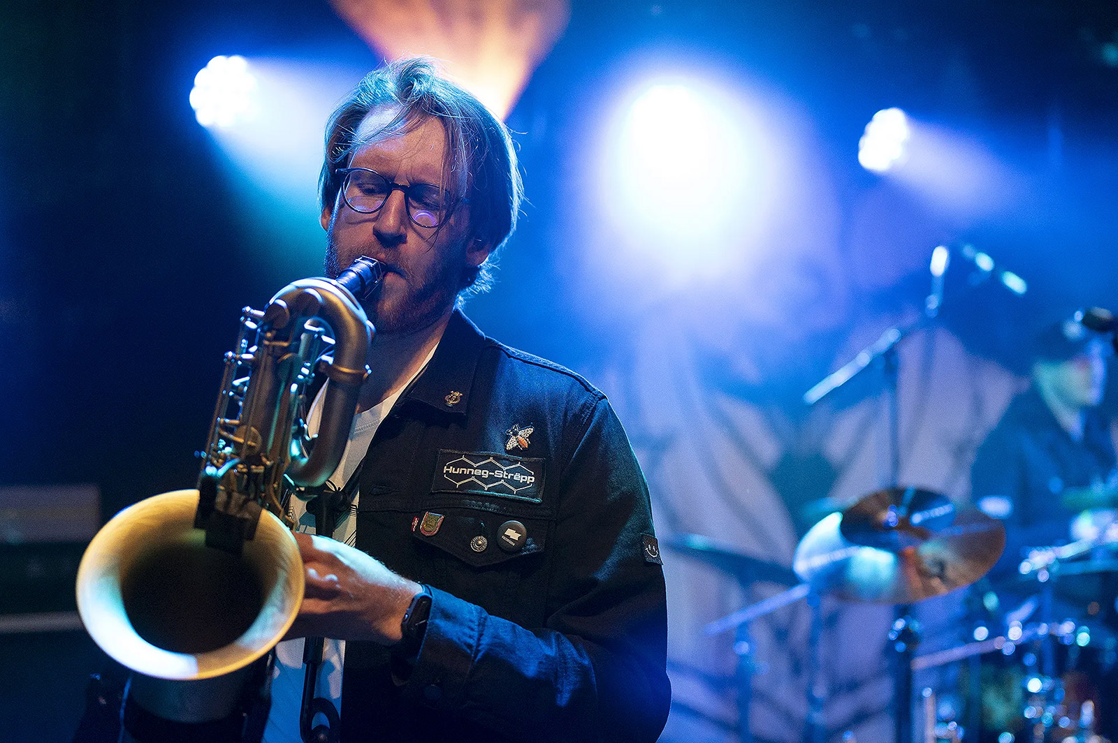 Batteur vun Hunneg-Strëpp op der Bün am Bistro Beim Renert bei der Fête de la Musique an der Stad Lëtzebuerg