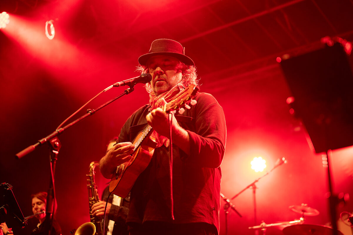 Serge Tonnar live on stage, event photography for organisers by Am Fokus Luxembourg